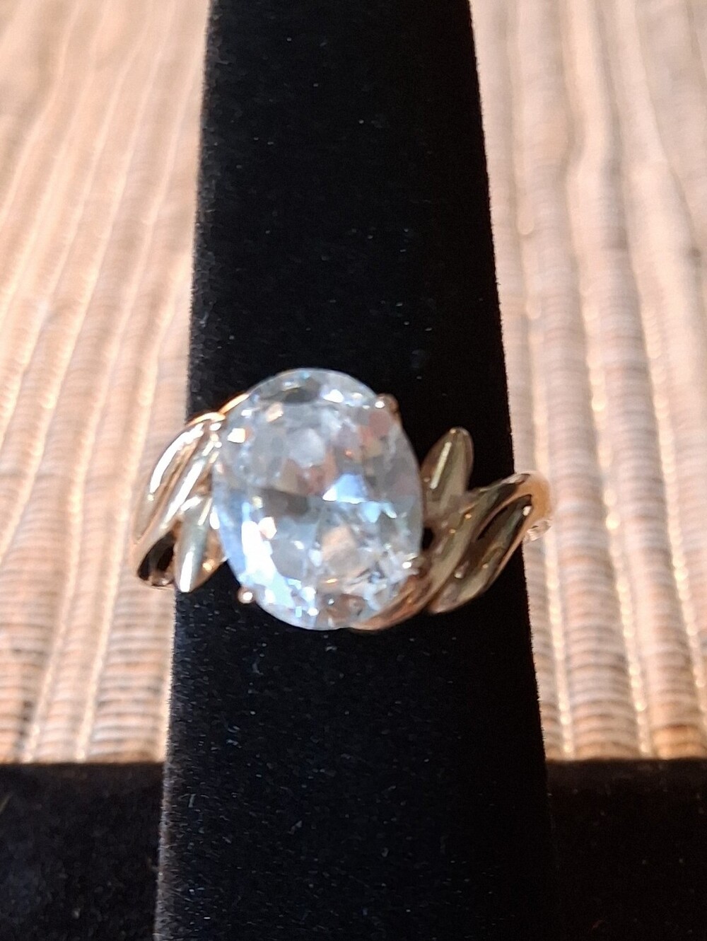 Vintage 10 K Gold Oval Cubic Zirconia Solitaire Bypass Ring Approx. Size 9